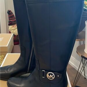 MK women’s boots size 7.5 new